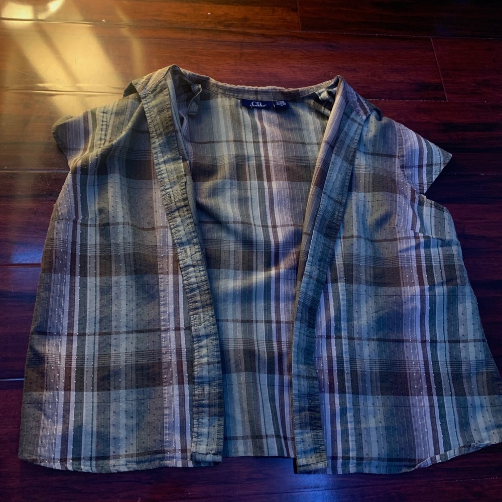 Green vest.